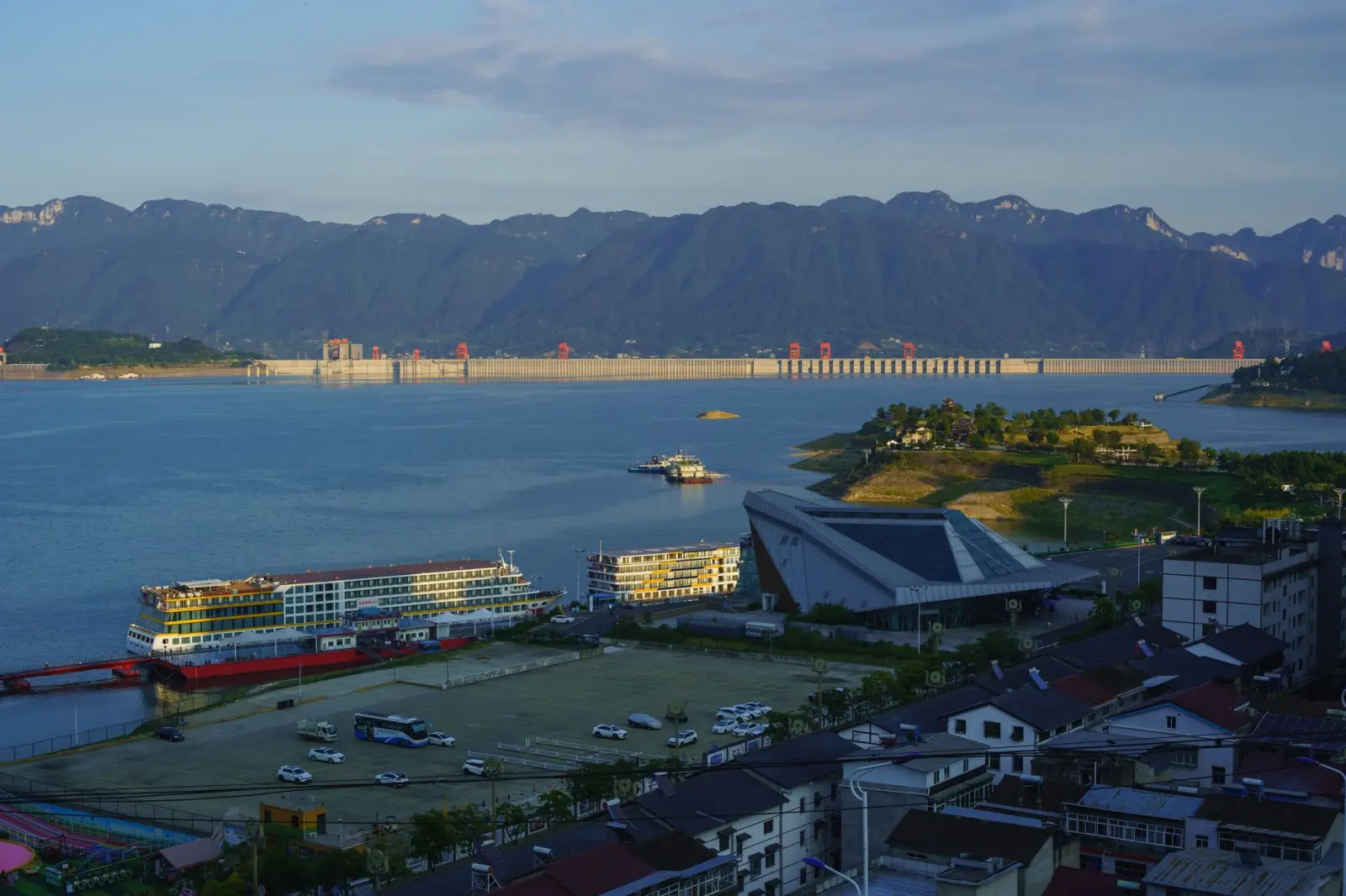 计量校准与仪器检测：企业如何建立可靠的测量数据溯源体系